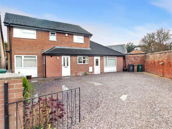 5&nbsp;Bedroom&nbsp;Detached